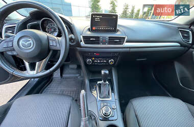 Хэтчбек Mazda 3 2015 в 