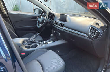 Хэтчбек Mazda 3 2015 в 