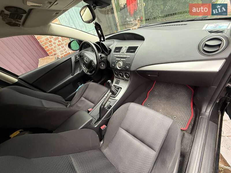 Хэтчбек Mazda 3 2009 в Чернигове