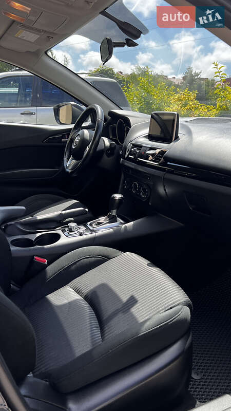 Седан Mazda 3 2013 в Львове
