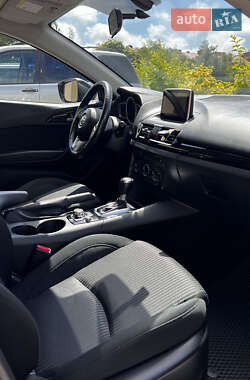 Седан Mazda 3 2013 в 