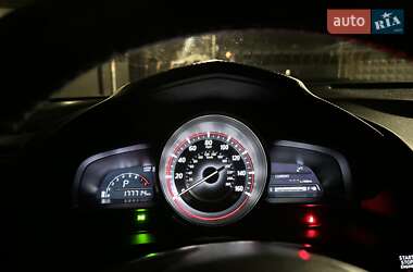 Седан Mazda 3 2014 в 