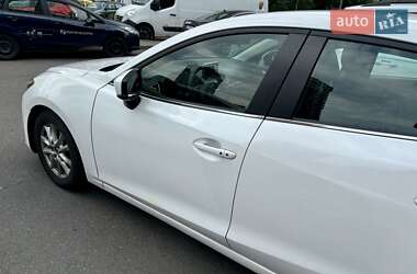 Седан Mazda 3 2014 в 