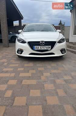 Седан Mazda 3 2015 в 