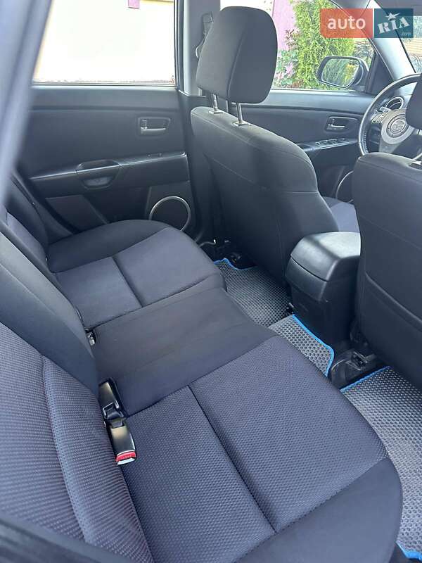 Хэтчбек Mazda 3 2006 в Краснограде
