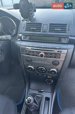 Хэтчбек Mazda 3 2006 в Краснограде