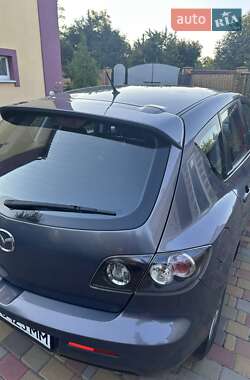 Хэтчбек Mazda 3 2006 в Краснограде