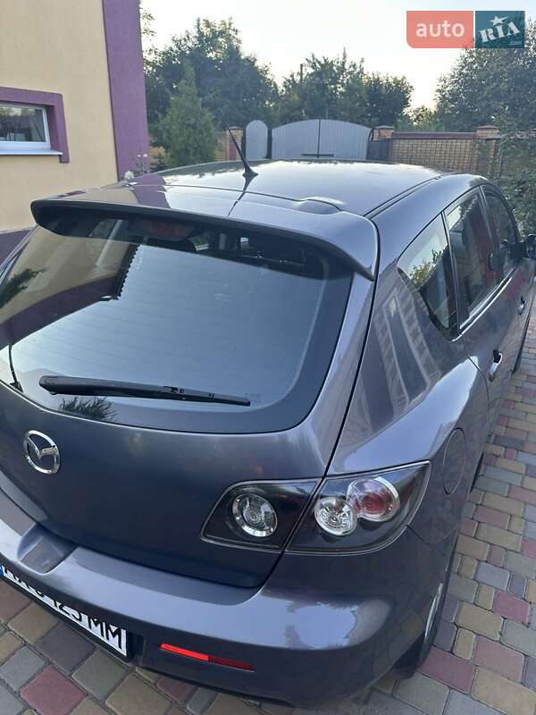 Хэтчбек Mazda 3 2006 в Краснограде