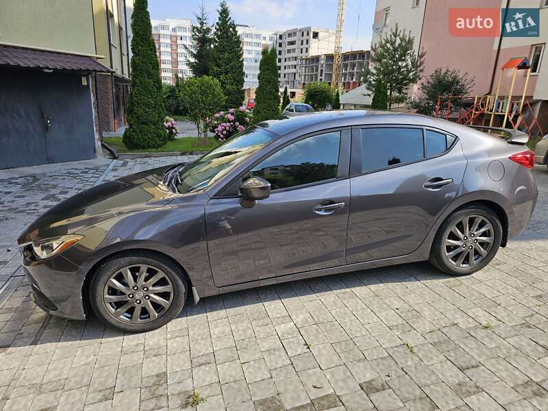 Седан Mazda 3 2016 в Львове