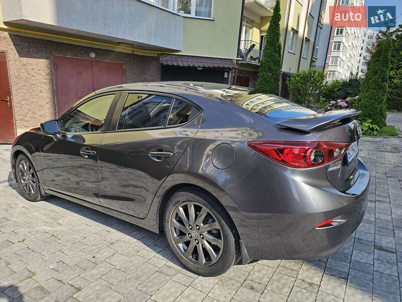 Седан Mazda 3 2016 в Львове