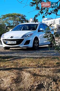 Седан Mazda 3 2010 в Чорноморську