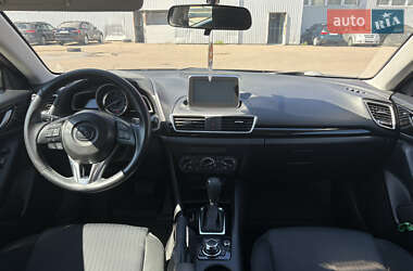 Хэтчбек Mazda 3 2015 в 