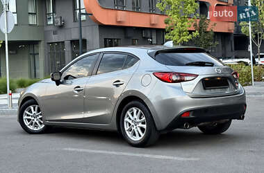Хэтчбек Mazda 3 2014 в 