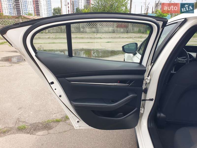 Седан Mazda 3 2019 в Києві