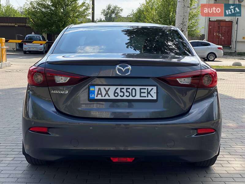 Седан Mazda 3 2015 в Днепре
