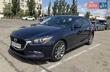 Седан Mazda 3 2017 в Киеве