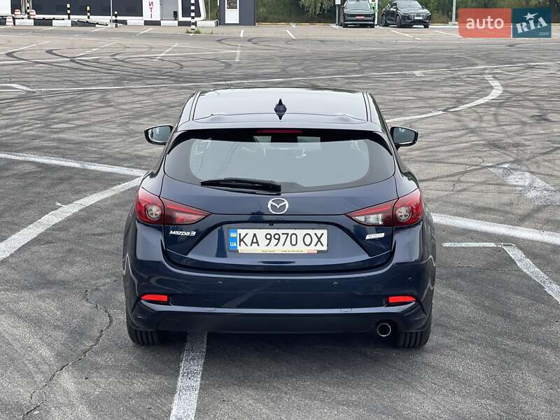 Хэтчбек Mazda 3 2018 в Киеве