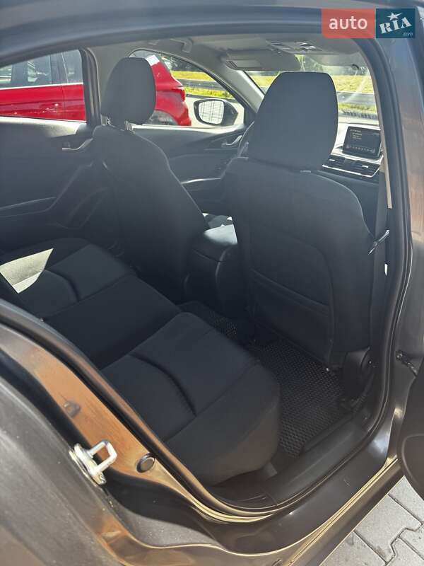 Хетчбек Mazda 3 2015 в Тячеві
