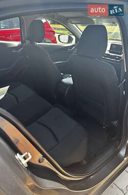 Хэтчбек Mazda 3 2015 в 
