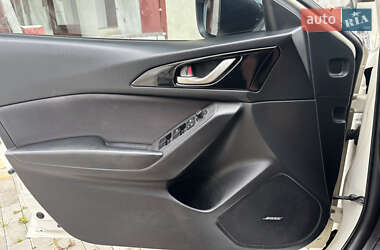 Седан Mazda 3 2015 в 
