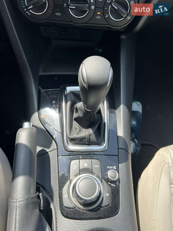 Седан Mazda 3 2016 в Черкассах