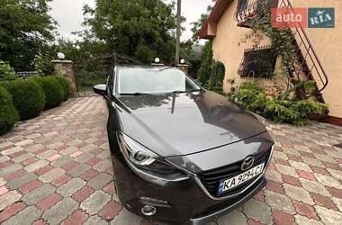 Седан Mazda 3 2014 в Стрию