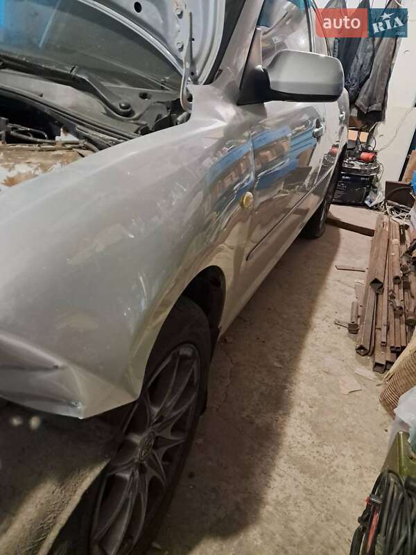 Седан Mazda 3 2005 в Краснограде