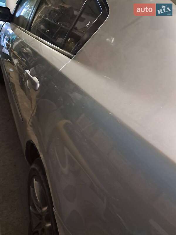 Седан Mazda 3 2005 в Краснограде