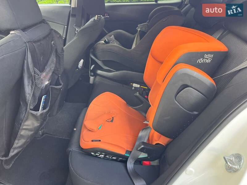 Хэтчбек Mazda 3 2015 в Львове фото 13 Хэтчбек Mazda 3 2015 в Львове