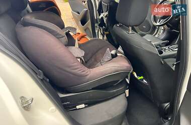 Хэтчбек Mazda 3 2015 в 
