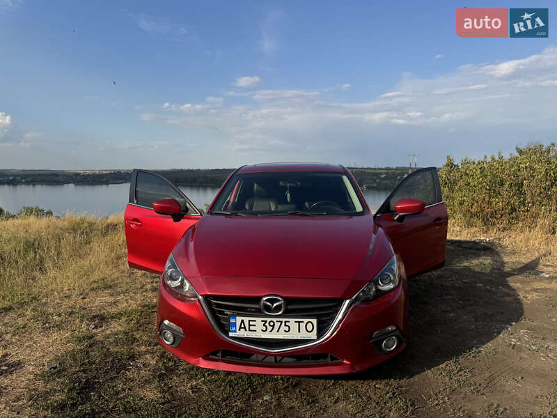 Седан Mazda 3 2014 в Днепре