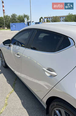 Хэтчбек Mazda 3 2024 в Киеве