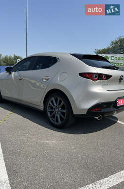 Хэтчбек Mazda 3 2024 в Киеве