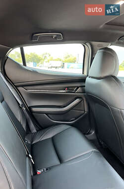 Хэтчбек Mazda 3 2024 в Киеве
