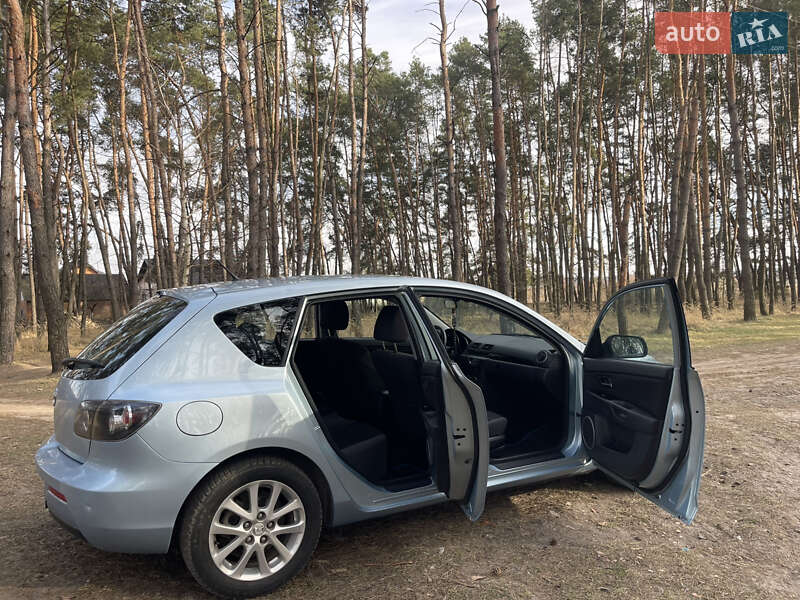 Хэтчбек Mazda 3 2008 в Луцке