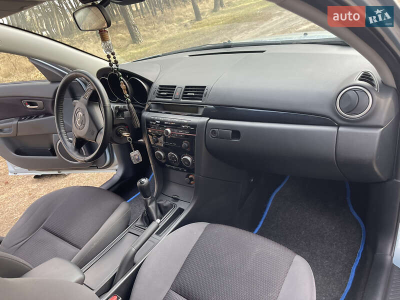 Хэтчбек Mazda 3 2008 в Луцке