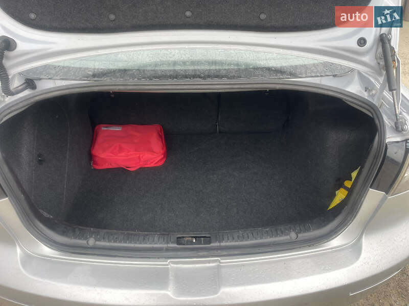 Седан Mazda 3 2006 в Ковеле