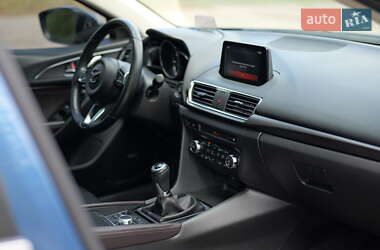 Седан Mazda 3 2016 в 