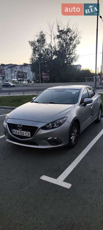 Седан Mazda 3 2016 в 