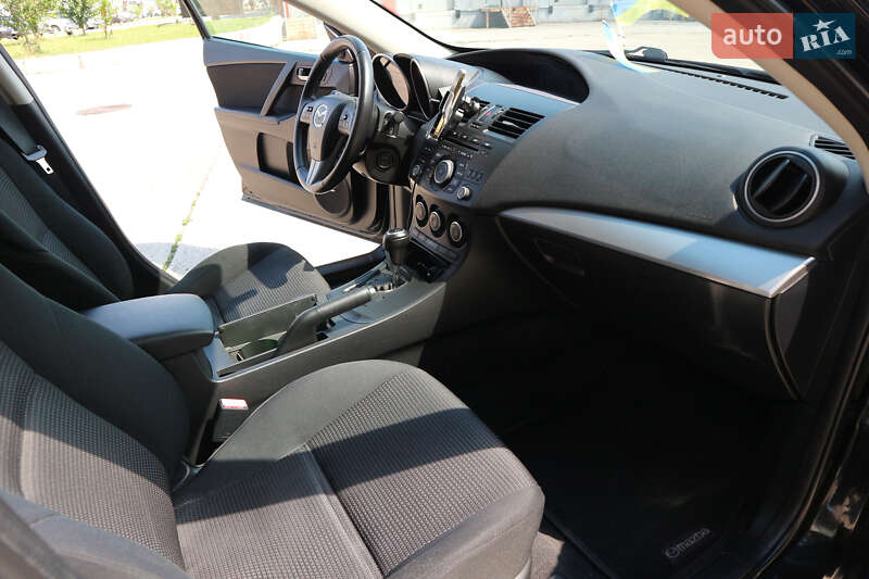 Хетчбек Mazda 3 2013 в Києві фото 12 Хетчбек Mazda 3 2013 в Києві