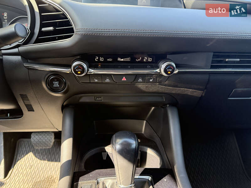 Седан Mazda 3 2020 в Львове