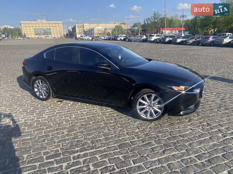Седан Mazda 3 2023 в Харькове