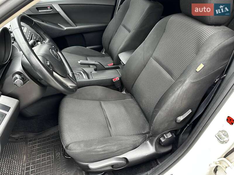 Хэтчбек Mazda 3 2012 в Львове