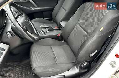 Хэтчбек Mazda 3 2012 в 