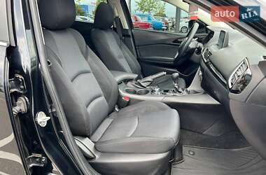 Седан Mazda 3 2016 в 