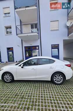 Седан Mazda 3 2016 в Львове