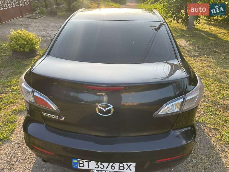 Седан Mazda 3 2012 в Хмельницком