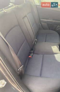 Седан Mazda 3 2006 в 