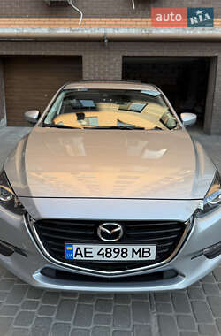 Седан Mazda 3 2016 в Днепре