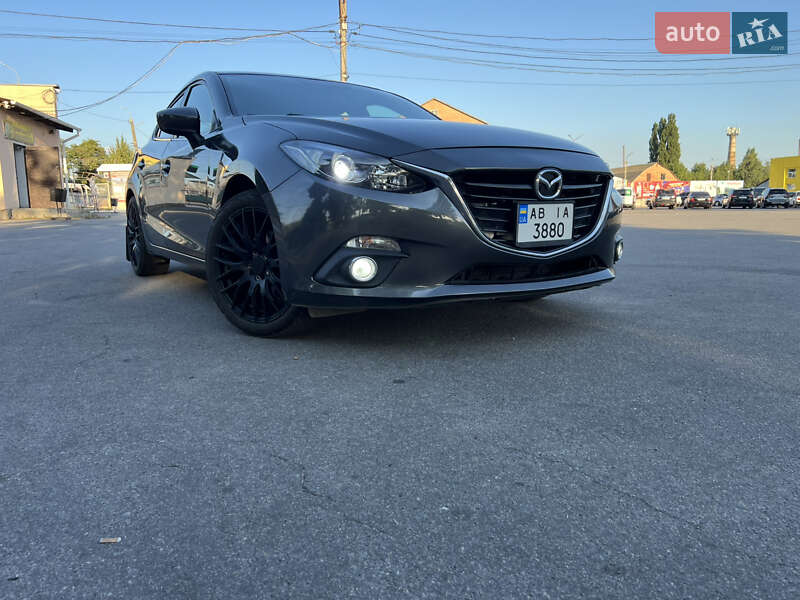 Хэтчбек Mazda 3 2015 в 